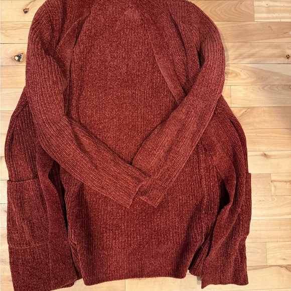 Cozy Rust Sweater - Picture 1 of 1